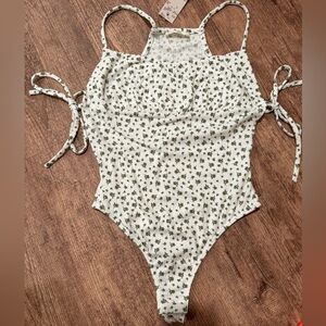 Endless blu.Floral Ribbed bodysuit‎